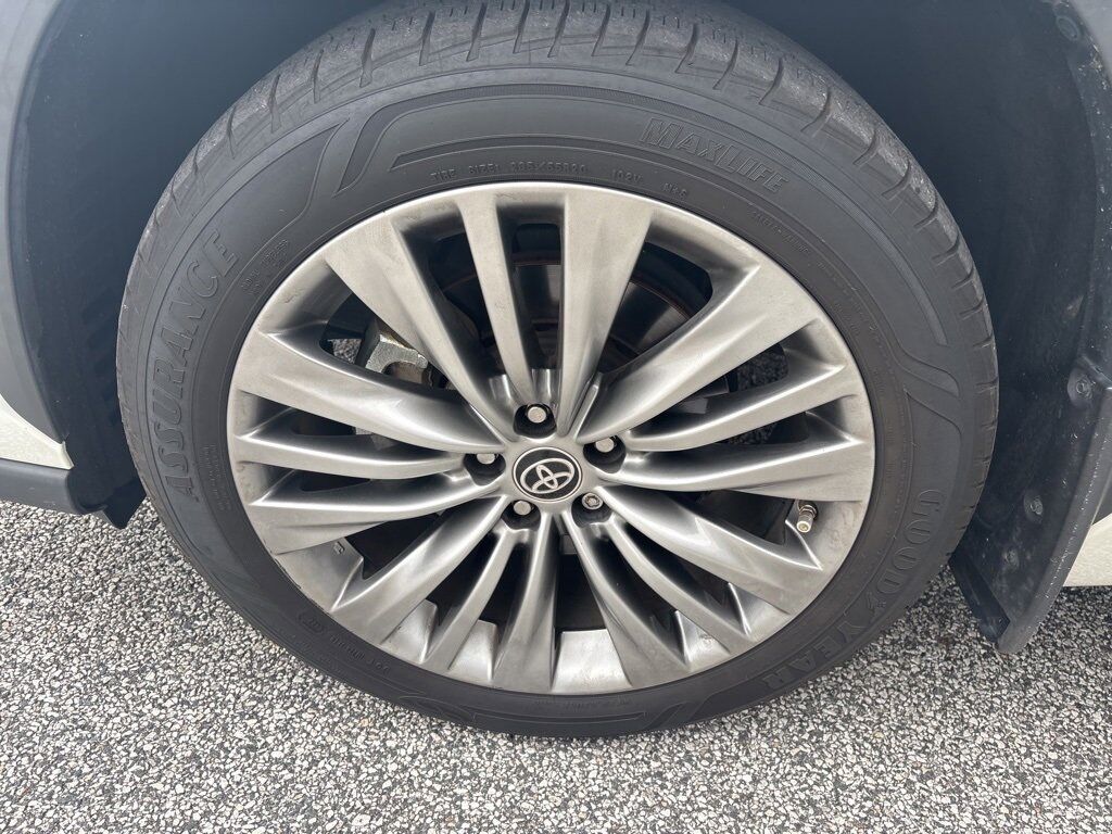 2020 Toyota Highlander Hybrid Platinum