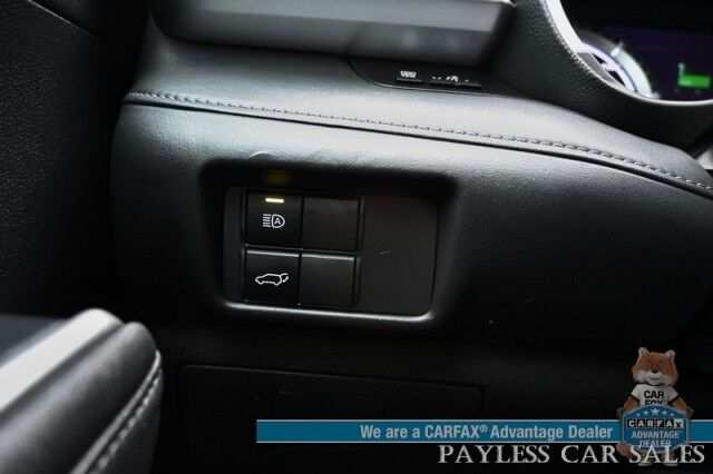 2020 Toyota Highlander Hybrid XLE / AWD / Power & Heated Leather Seats / Sunroof / Blind Spot & Lane Alert / Collision Alert / Apple CarPlay & Android Auto / Back Up Camera / 3rd Row / Seats 8 / Power Liftgate / Keyless Entry & Start / Tow Pkg Anchorage AK