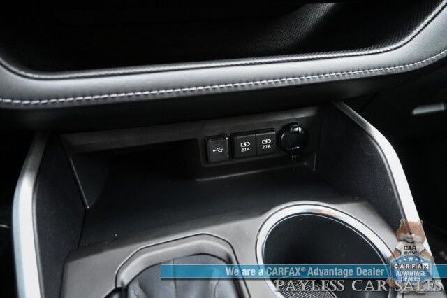 2020 Toyota Highlander Hybrid XLE / AWD / Power & Heated Leather Seats / Sunroof / Blind Spot & Lane Alert / Collision Alert / Apple CarPlay & Android Auto / Back Up Camera / 3rd Row / Seats 8 / Power Liftgate / Keyless Entry & Start / Tow Pkg Anchorage AK
