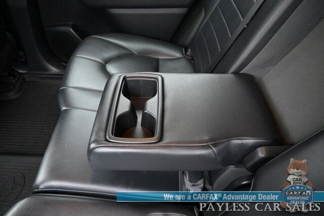 2020 Toyota Highlander Hybrid XLE / AWD / Power & Heated Leather Seats / Sunroof / Blind Spot & Lane Alert / Collision Alert / Apple CarPlay & Android Auto / Back Up Camera / 3rd Row / Seats 8 / Power Liftgate / Keyless Entry & Start / Tow Pkg Anchorage AK