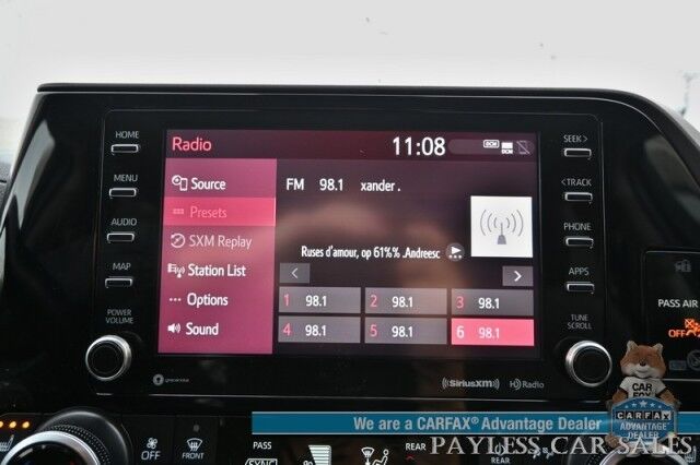2020 Toyota Highlander Hybrid XLE / AWD / Power & Heated Leather Seats / Sunroof / Blind Spot & Lane Alert / Collision Alert / Apple CarPlay & Android Auto / Back Up Camera / 3rd Row / Seats 8 / Power Liftgate / Keyless Entry & Start / Tow Pkg Anchorage AK