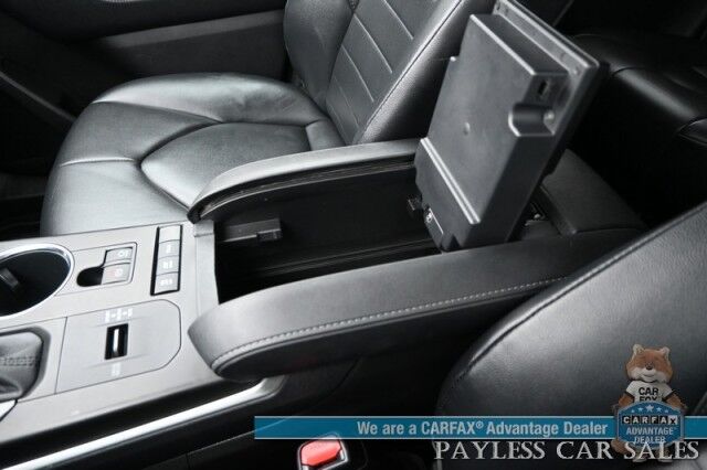 2020 Toyota Highlander Hybrid XLE / AWD / Power & Heated Leather Seats / Sunroof / Blind Spot & Lane Alert / Collision Alert / Apple CarPlay & Android Auto / Back Up Camera / 3rd Row / Seats 8 / Power Liftgate / Keyless Entry & Start / Tow Pkg Anchorage AK