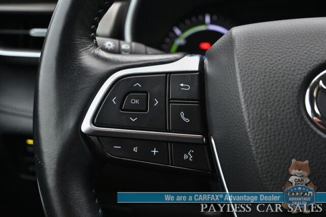 2020 Toyota Highlander Hybrid XLE / AWD / Power & Heated Leather Seats / Sunroof / Blind Spot & Lane Alert / Collision Alert / Apple CarPlay & Android Auto / Back Up Camera / 3rd Row / Seats 8 / Power Liftgate / Keyless Entry & Start / Tow Pkg Anchorage AK