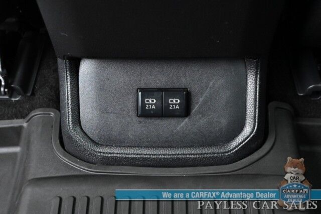 2020 Toyota Highlander Hybrid XLE / AWD / Power & Heated Leather Seats / Sunroof / Blind Spot & Lane Alert / Collision Alert / Apple CarPlay & Android Auto / Back Up Camera / 3rd Row / Seats 8 / Power Liftgate / Keyless Entry & Start / Tow Pkg Anchorage AK