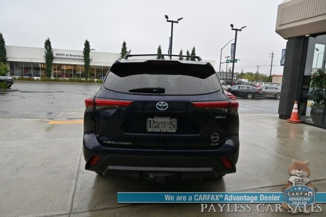 2020 Toyota Highlander Hybrid XLE / AWD / Power & Heated Leather Seats / Sunroof / Blind Spot & Lane Alert / Collision Alert / Apple CarPlay & Android Auto / Back Up Camera / 3rd Row / Seats 8 / Power Liftgate / Keyless Entry & Start / Tow Pkg Anchorage AK