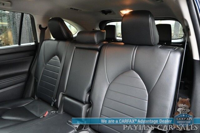 2020 Toyota Highlander Hybrid XLE / AWD / Power & Heated Leather Seats / Sunroof / Blind Spot & Lane Alert / Collision Alert / Apple CarPlay & Android Auto / Back Up Camera / 3rd Row / Seats 8 / Power Liftgate / Keyless Entry & Start / Tow Pkg Anchorage AK