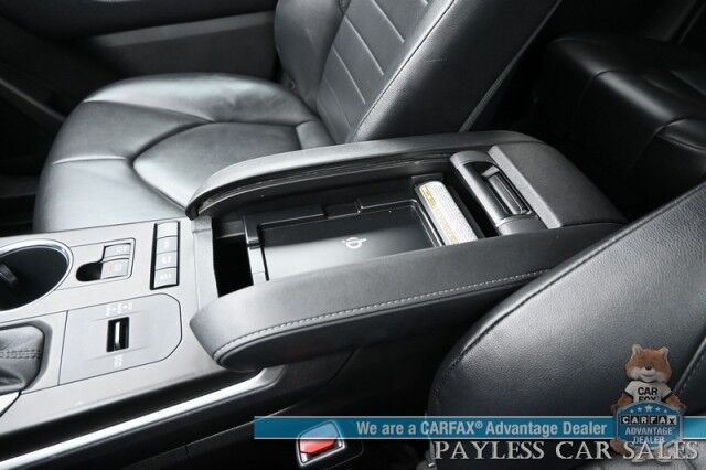 2020 Toyota Highlander Hybrid XLE / AWD / Power & Heated Leather Seats / Sunroof / Blind Spot & Lane Alert / Collision Alert / Apple CarPlay & Android Auto / Back Up Camera / 3rd Row / Seats 8 / Power Liftgate / Keyless Entry & Start / Tow Pkg Anchorage AK