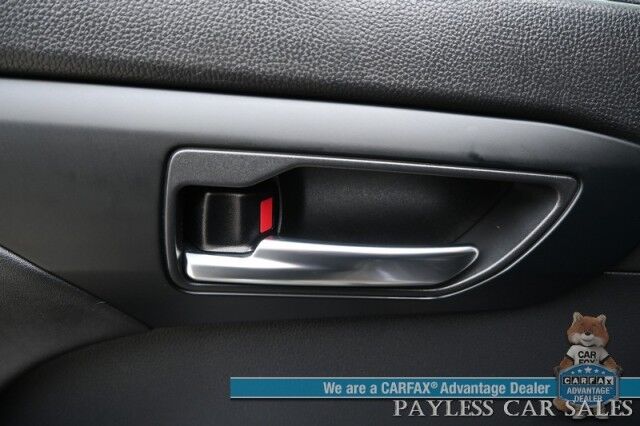 2020 Toyota Highlander Hybrid XLE / AWD / Power & Heated Leather Seats / Sunroof / Blind Spot & Lane Alert / Collision Alert / Apple CarPlay & Android Auto / Back Up Camera / 3rd Row / Seats 8 / Power Liftgate / Keyless Entry & Start / Tow Pkg Anchorage AK