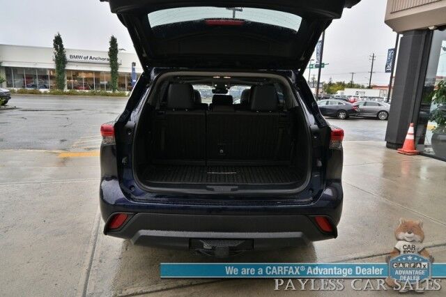 2020 Toyota Highlander Hybrid XLE / AWD / Power & Heated Leather Seats / Sunroof / Blind Spot & Lane Alert / Collision Alert / Apple CarPlay & Android Auto / Back Up Camera / 3rd Row / Seats 8 / Power Liftgate / Keyless Entry & Start / Tow Pkg Anchorage AK