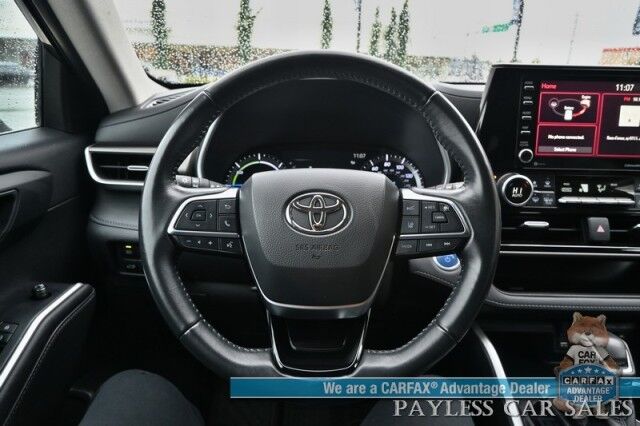 2020 Toyota Highlander Hybrid XLE / AWD / Power & Heated Leather Seats / Sunroof / Blind Spot & Lane Alert / Collision Alert / Apple CarPlay & Android Auto / Back Up Camera / 3rd Row / Seats 8 / Power Liftgate / Keyless Entry & Start / Tow Pkg Anchorage AK
