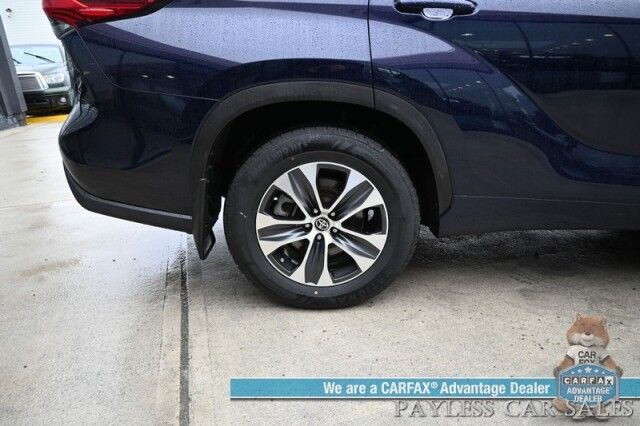 2020 Toyota Highlander Hybrid XLE / AWD / Power & Heated Leather Seats / Sunroof / Blind Spot & Lane Alert / Collision Alert / Apple CarPlay & Android Auto / Back Up Camera / 3rd Row / Seats 8 / Power Liftgate / Keyless Entry & Start / Tow Pkg Anchorage AK