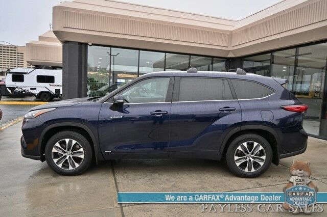 2020 Toyota Highlander Hybrid XLE / AWD / Power & Heated Leather Seats / Sunroof / Blind Spot & Lane Alert / Collision Alert / Apple CarPlay & Android Auto / Back Up Camera / 3rd Row / Seats 8 / Power Liftgate / Keyless Entry & Start / Tow Pkg Anchorage AK
