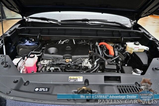 2020 Toyota Highlander Hybrid XLE / AWD / Power & Heated Leather Seats / Sunroof / Blind Spot & Lane Alert / Collision Alert / Apple CarPlay & Android Auto / Back Up Camera / 3rd Row / Seats 8 / Power Liftgate / Keyless Entry & Start / Tow Pkg Anchorage AK