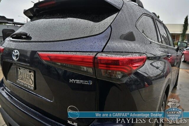 2020 Toyota Highlander Hybrid XLE / AWD / Power & Heated Leather Seats / Sunroof / Blind Spot & Lane Alert / Collision Alert / Apple CarPlay & Android Auto / Back Up Camera / 3rd Row / Seats 8 / Power Liftgate / Keyless Entry & Start / Tow Pkg Anchorage AK
