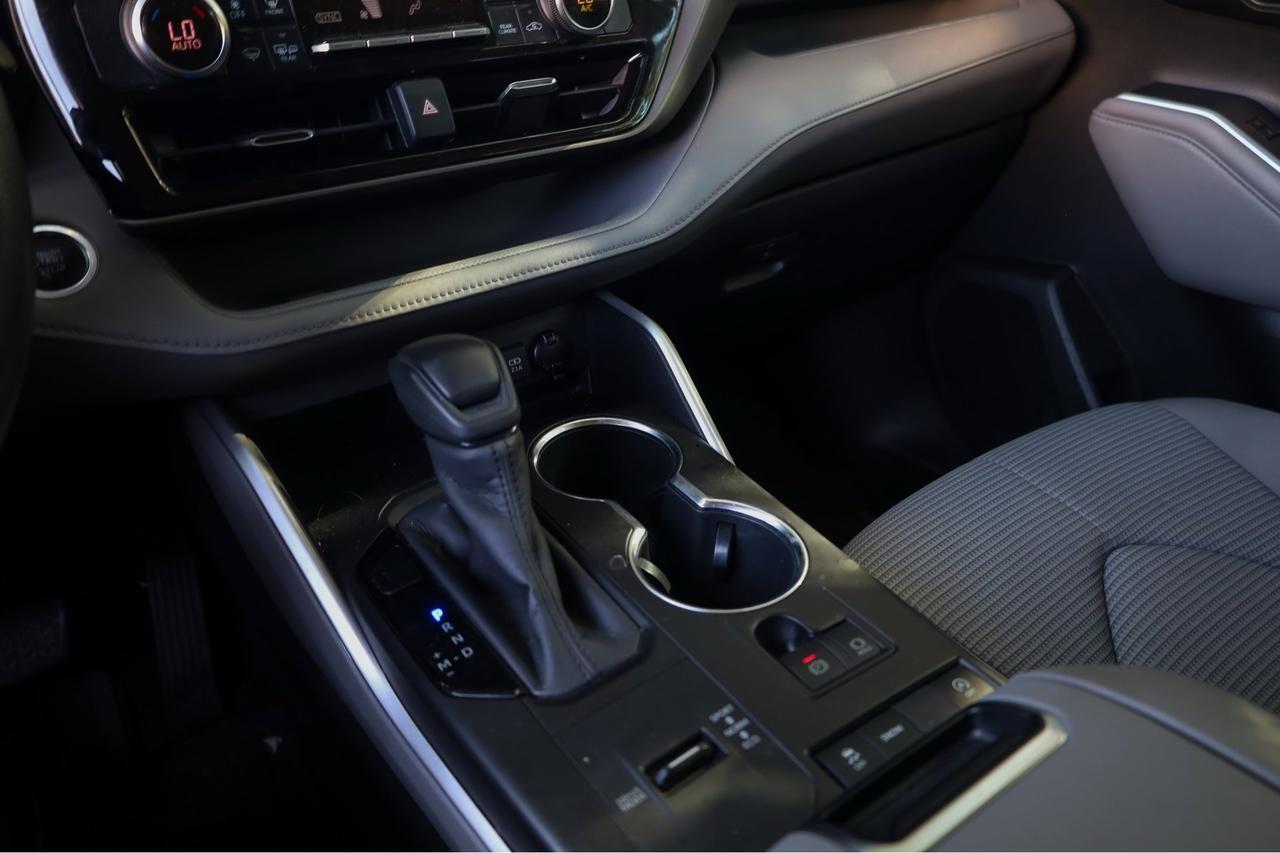 2020 Toyota Highlander L  Selma TX