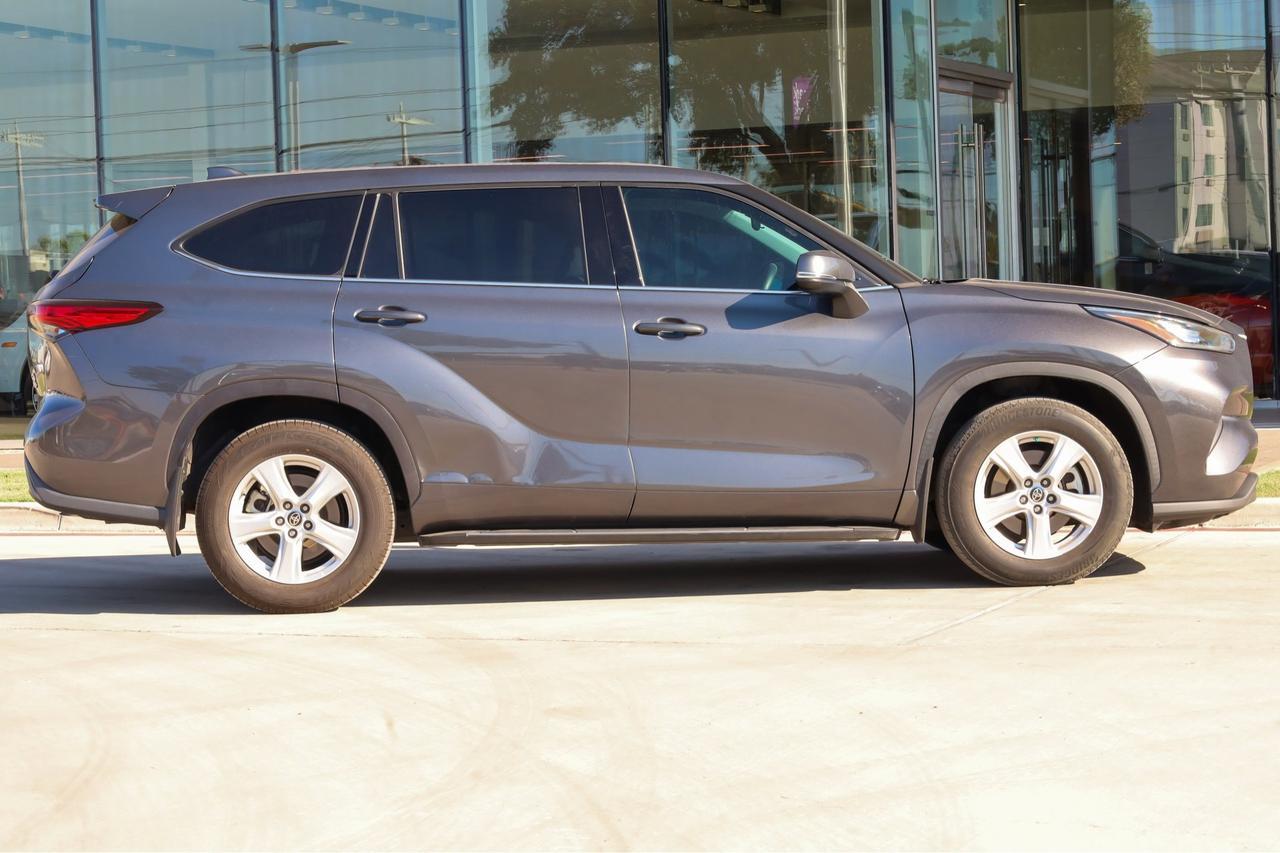 2020 Toyota Highlander L  Selma TX