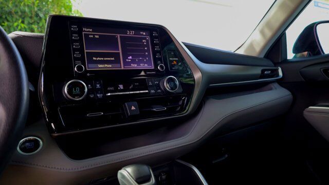 2020 Toyota Highlander L  Selma TX