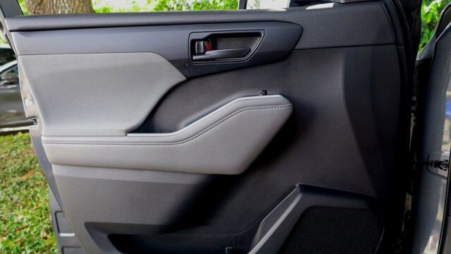 2020 Toyota Highlander L  Selma TX