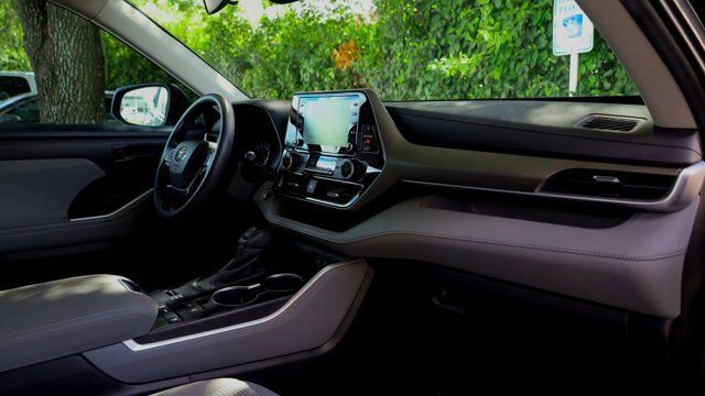 2020 Toyota Highlander L  Selma TX