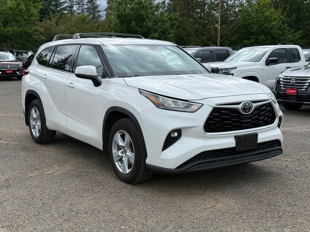 2020 Toyota Highlander LE