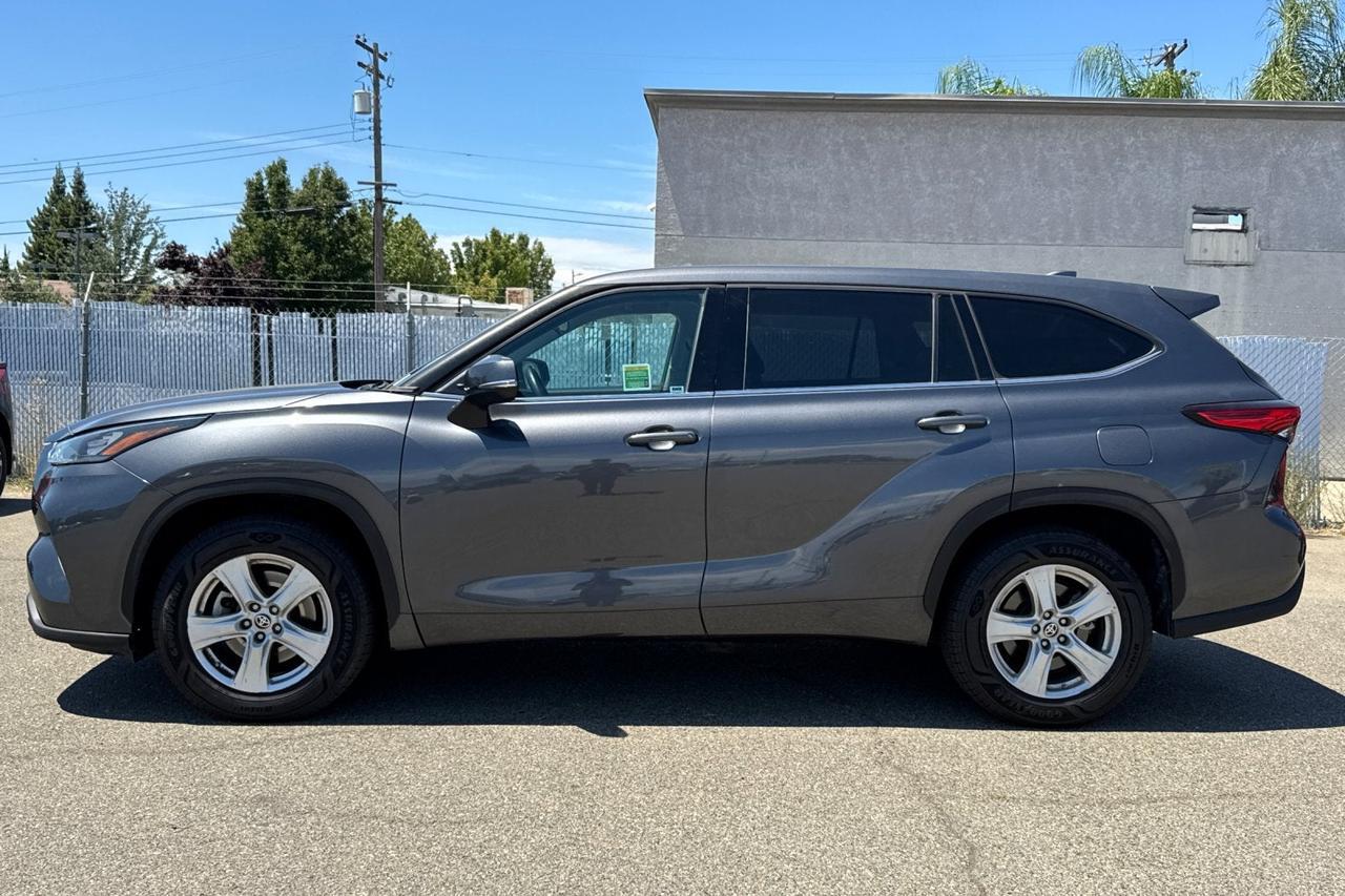2020 Toyota Highlander LE