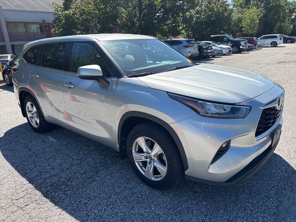 2020 Toyota Highlander LE