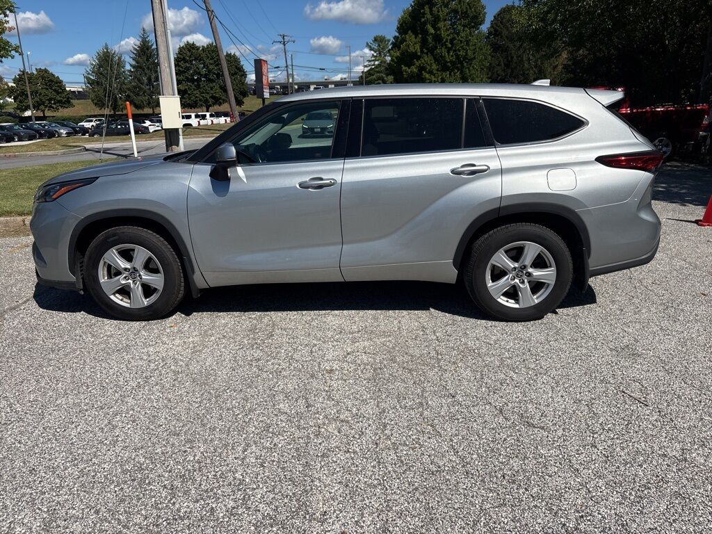 2020 Toyota Highlander LE