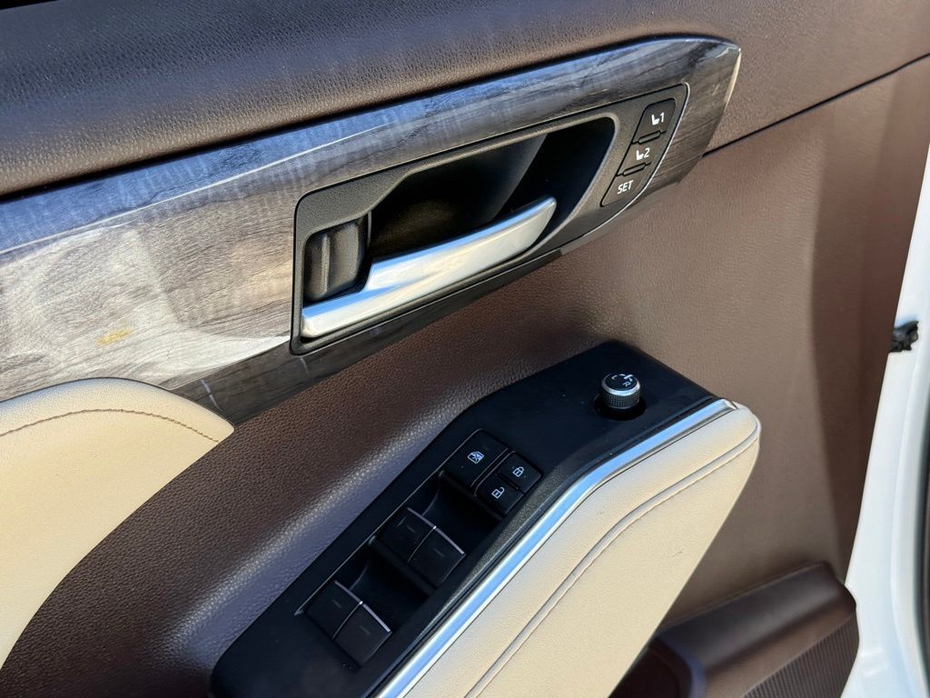 2020 Toyota Highlander Limited Crestwood KY