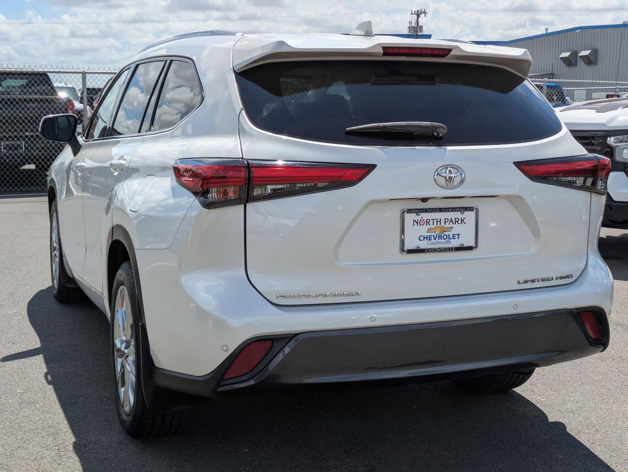 2020 Toyota Highlander Limited Castroville TX