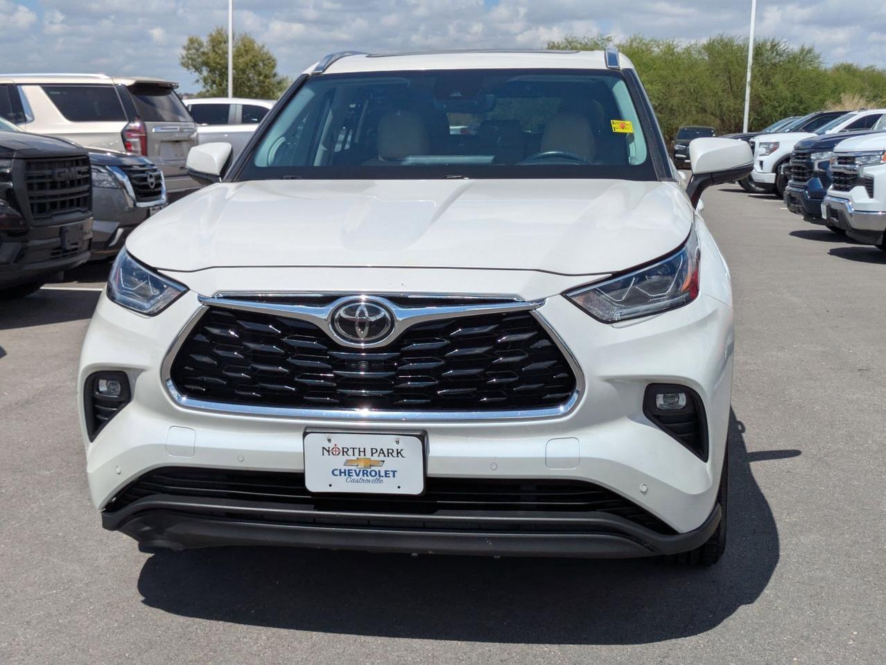 2020 Toyota Highlander Limited Castroville TX