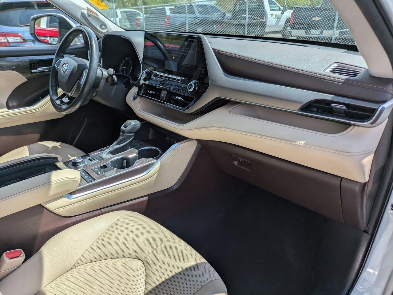 2020 Toyota Highlander Limited Castroville TX