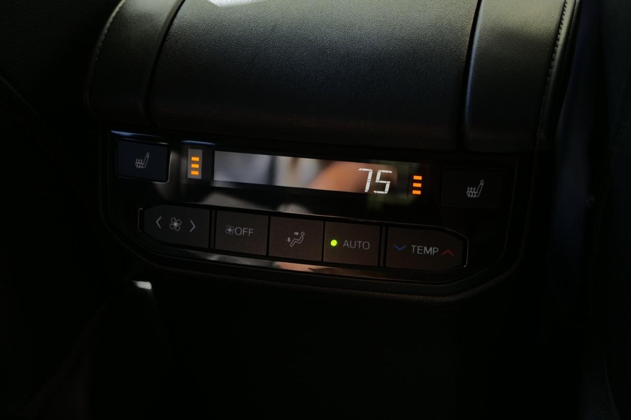 2020 Toyota Highlander Platinum / AWD / Cooled Front Seats / Pano Sunroof High Point NC