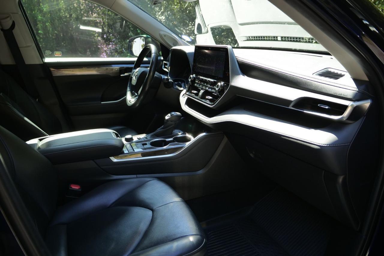 2020 Toyota Highlander Platinum / AWD / Cooled Front Seats / Pano Sunroof High Point NC
