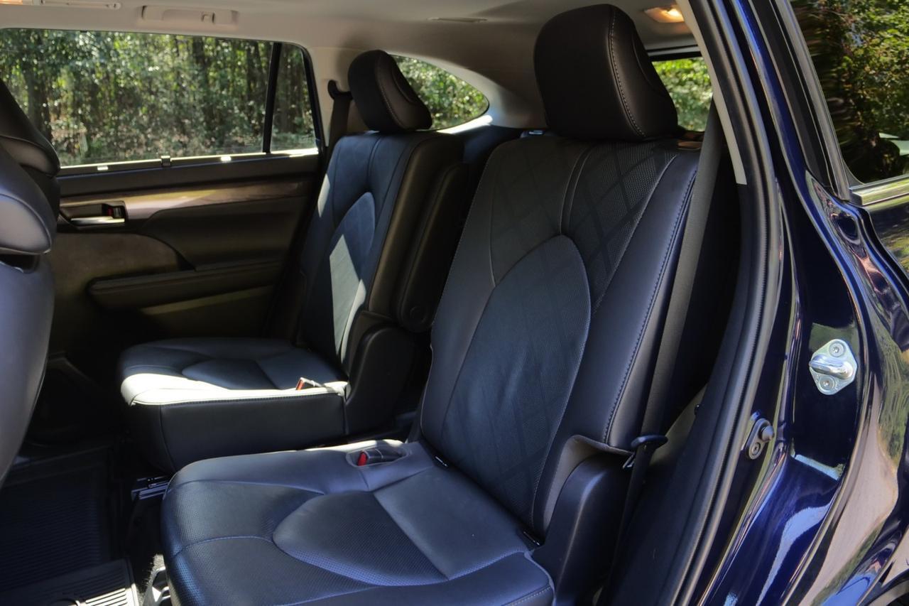 2020 Toyota Highlander Platinum / AWD / Cooled Front Seats / Pano Sunroof High Point NC