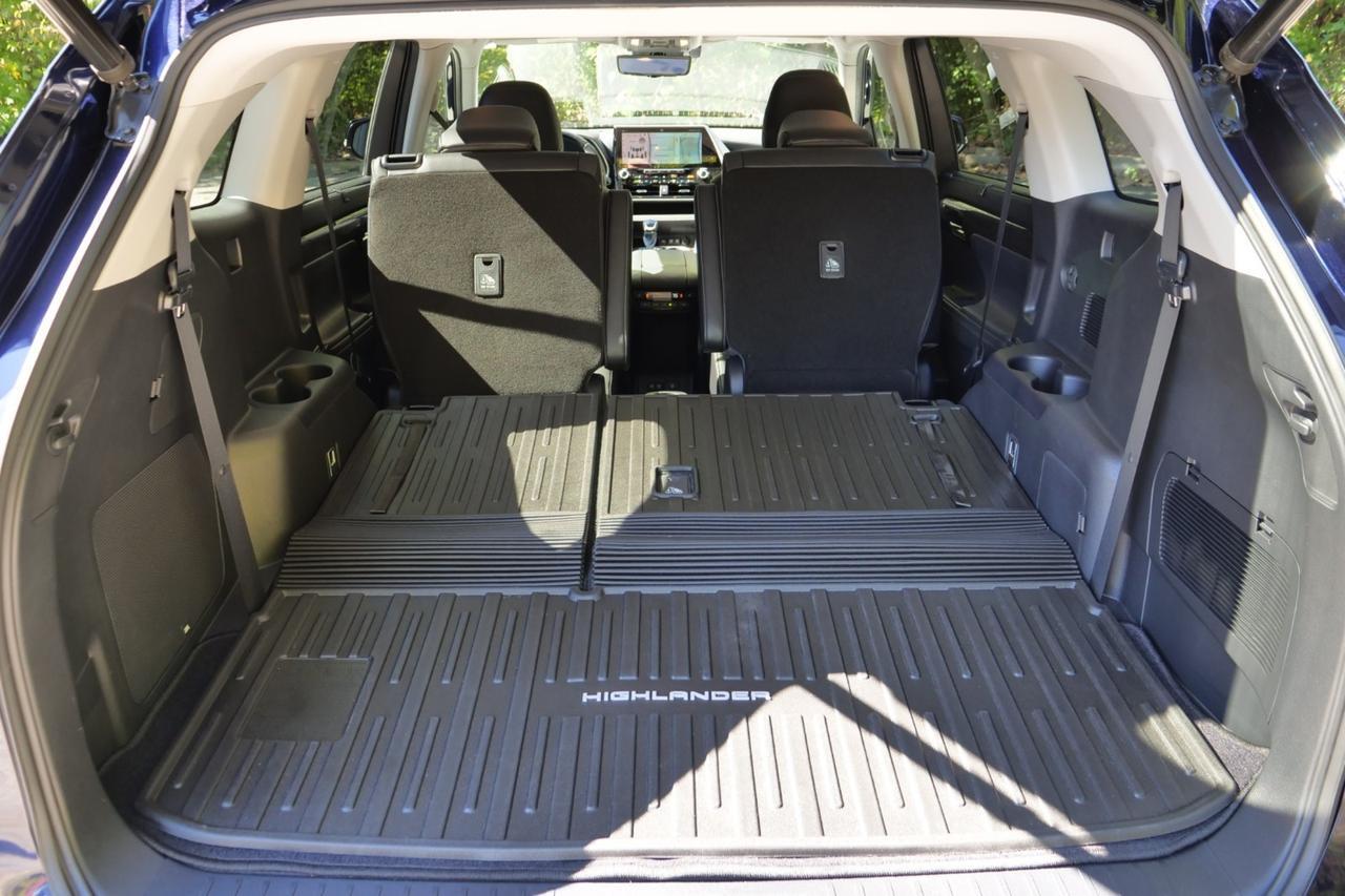 2020 Toyota Highlander Platinum / AWD / Cooled Front Seats / Pano Sunroof High Point NC