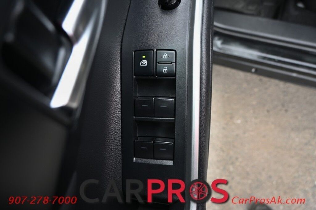 2020 Toyota Highlander XLE - AWD - Keyless Entry & Start - Power & Heated Leather Seats - Sunroof - Lane Departure & Blind Spot - Rear Climate Control - Rear Captain Chairs - Seats 7 - Back Up Camera - Power Liftgate Anchorage AK