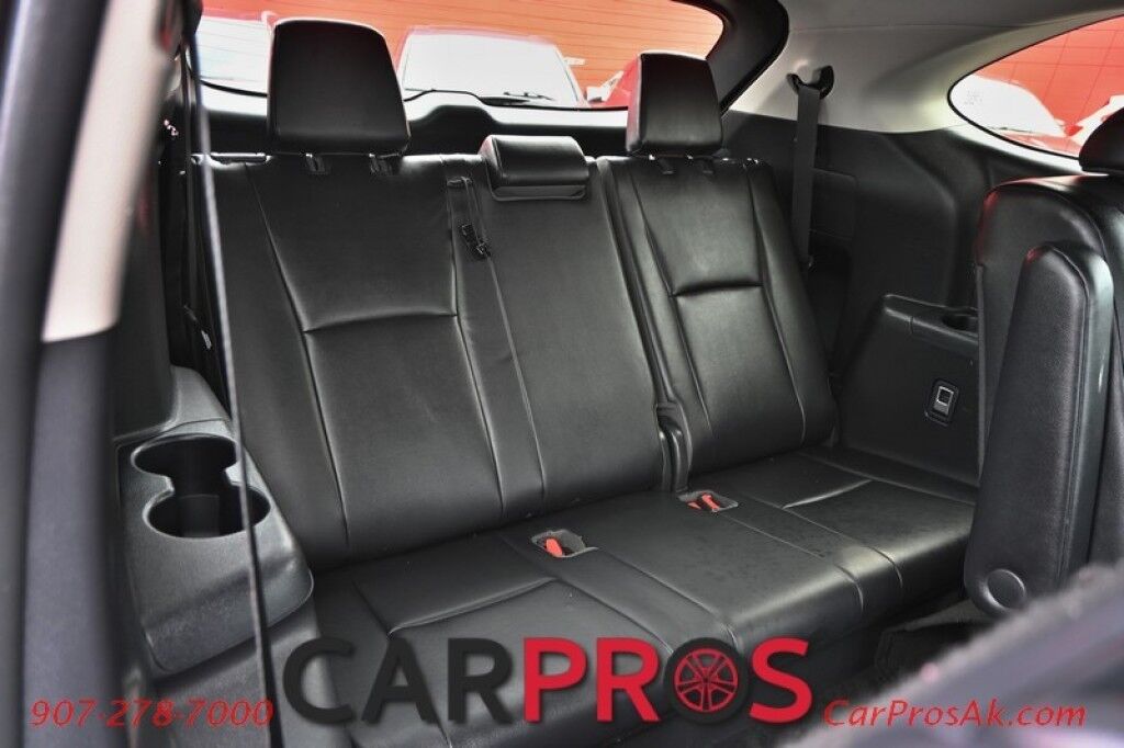 2020 Toyota Highlander XLE - AWD - Keyless Entry & Start - Power & Heated Leather Seats - Sunroof - Lane Departure & Blind Spot - Rear Climate Control - Rear Captain Chairs - Seats 7 - Back Up Camera - Power Liftgate Anchorage AK