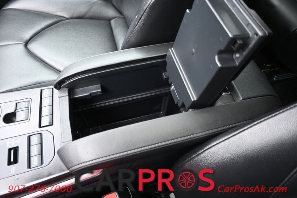 2020 Toyota Highlander XLE - AWD - Keyless Entry & Start - Power & Heated Leather Seats - Sunroof - Lane Departure & Blind Spot - Rear Climate Control - Rear Captain Chairs - Seats 7 - Back Up Camera - Power Liftgate Anchorage AK