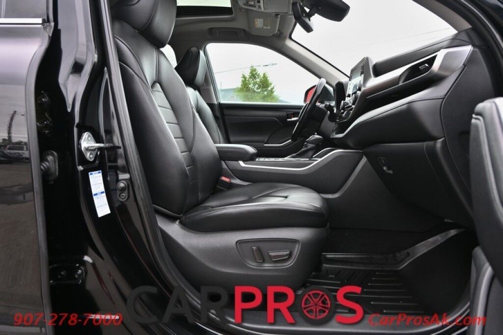 2020 Toyota Highlander XLE - AWD - Keyless Entry & Start - Power & Heated Leather Seats - Sunroof - Lane Departure & Blind Spot - Rear Climate Control - Rear Captain Chairs - Seats 7 - Back Up Camera - Power Liftgate Anchorage AK