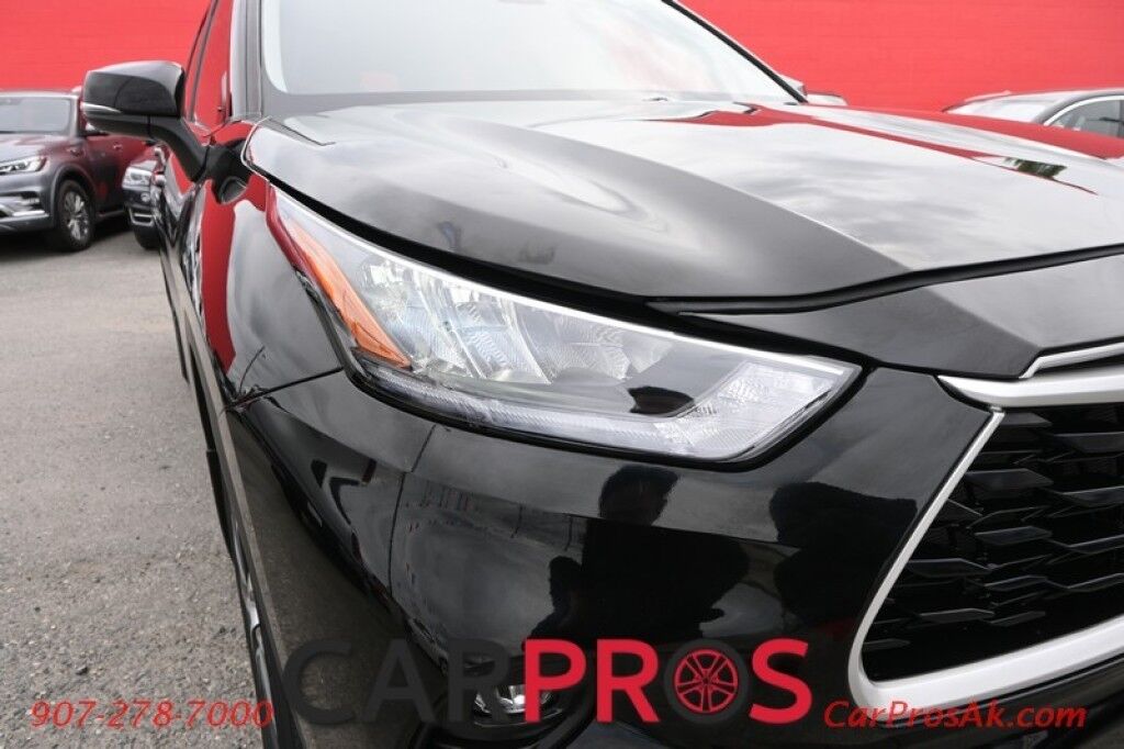 2020 Toyota Highlander XLE - AWD - Keyless Entry & Start - Power & Heated Leather Seats - Sunroof - Lane Departure & Blind Spot - Rear Climate Control - Rear Captain Chairs - Seats 7 - Back Up Camera - Power Liftgate Anchorage AK