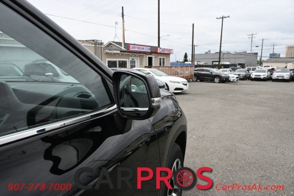 2020 Toyota Highlander XLE - AWD - Keyless Entry & Start - Power & Heated Leather Seats - Sunroof - Lane Departure & Blind Spot - Rear Climate Control - Rear Captain Chairs - Seats 7 - Back Up Camera - Power Liftgate Anchorage AK