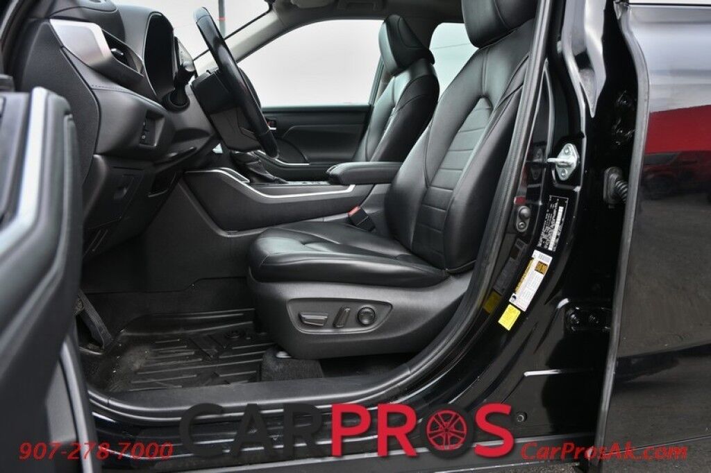 2020 Toyota Highlander XLE - AWD - Keyless Entry & Start - Power & Heated Leather Seats - Sunroof - Lane Departure & Blind Spot - Rear Climate Control - Rear Captain Chairs - Seats 7 - Back Up Camera - Power Liftgate Anchorage AK
