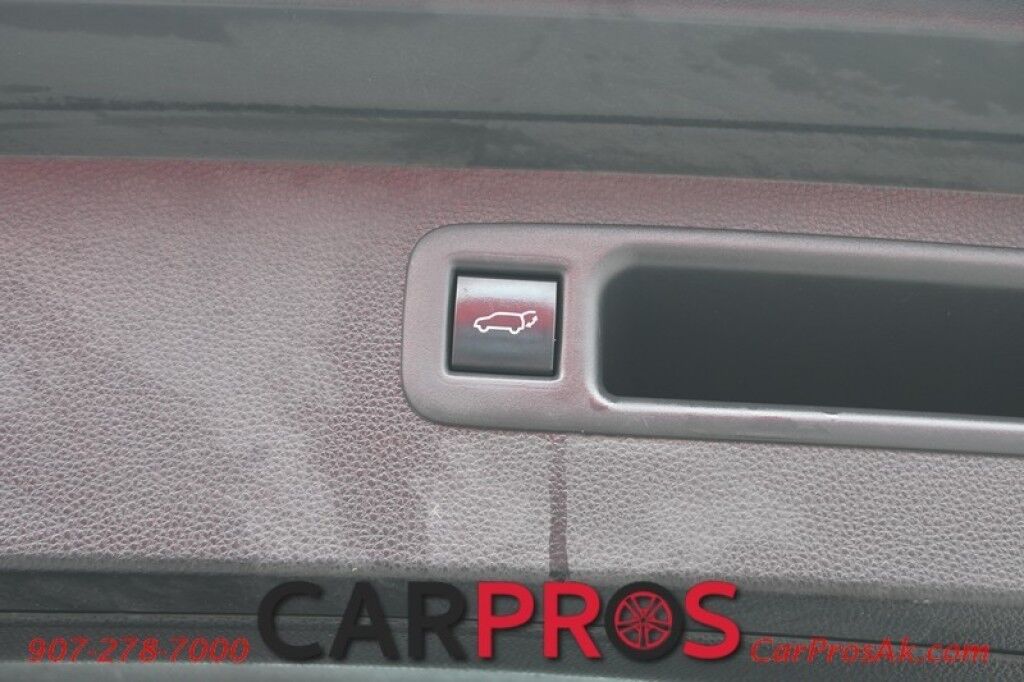 2020 Toyota Highlander XLE - AWD - Keyless Entry & Start - Power & Heated Leather Seats - Sunroof - Lane Departure & Blind Spot - Rear Climate Control - Rear Captain Chairs - Seats 7 - Back Up Camera - Power Liftgate Anchorage AK