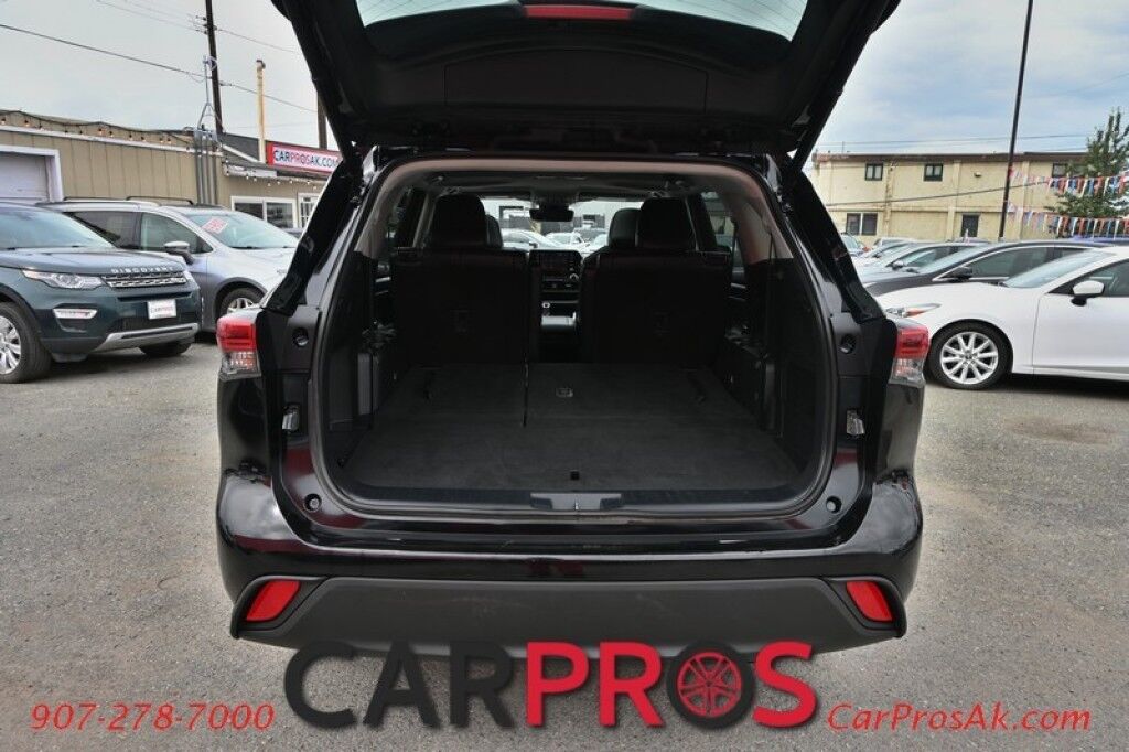 2020 Toyota Highlander XLE - AWD - Keyless Entry & Start - Power & Heated Leather Seats - Sunroof - Lane Departure & Blind Spot - Rear Climate Control - Rear Captain Chairs - Seats 7 - Back Up Camera - Power Liftgate Anchorage AK
