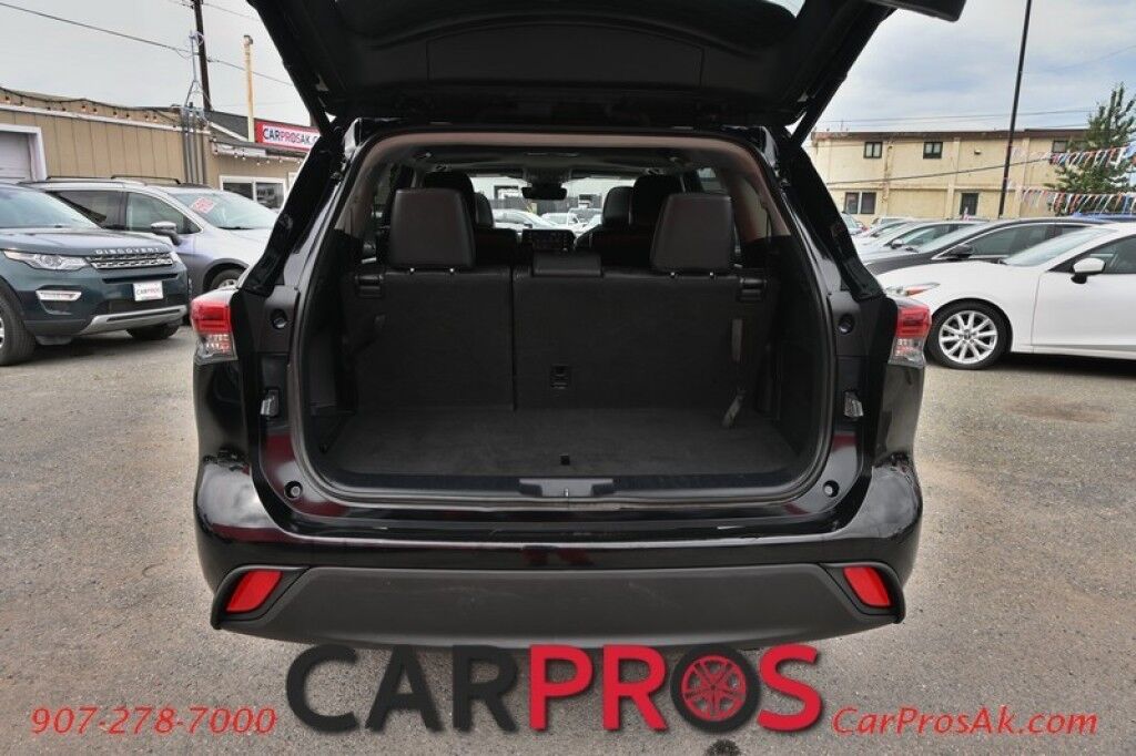 2020 Toyota Highlander XLE - AWD - Keyless Entry & Start - Power & Heated Leather Seats - Sunroof - Lane Departure & Blind Spot - Rear Climate Control - Rear Captain Chairs - Seats 7 - Back Up Camera - Power Liftgate Anchorage AK
