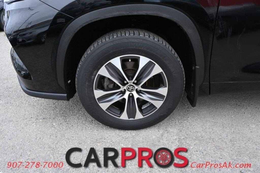 2020 Toyota Highlander XLE - AWD - Keyless Entry & Start - Power & Heated Leather Seats - Sunroof - Lane Departure & Blind Spot - Rear Climate Control - Rear Captain Chairs - Seats 7 - Back Up Camera - Power Liftgate Anchorage AK