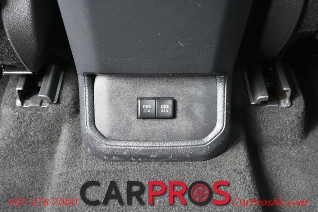 2020 Toyota Highlander XLE - AWD - Keyless Entry & Start - Power & Heated Leather Seats - Sunroof - Lane Departure & Blind Spot - Rear Climate Control - Rear Captain Chairs - Seats 7 - Back Up Camera - Power Liftgate Anchorage AK