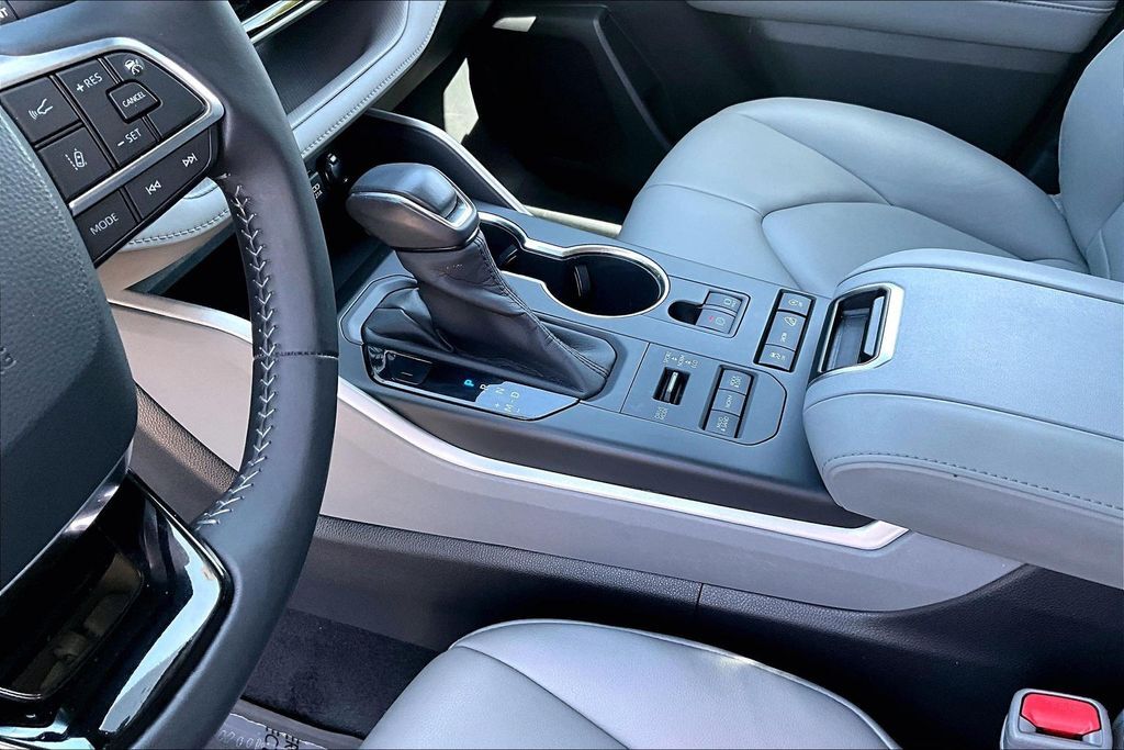 2020 Toyota Highlander XLE OR