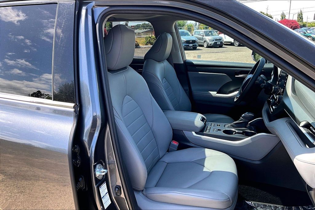 2020 Toyota Highlander XLE OR