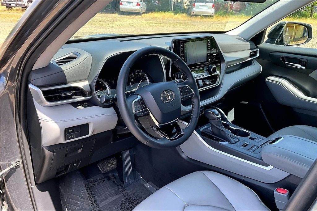 2020 Toyota Highlander XLE OR